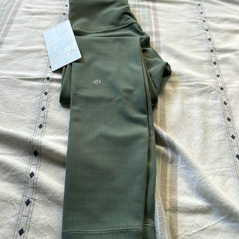 Lululemon Wunder Train Ribbed HR - Picture 1 of 3